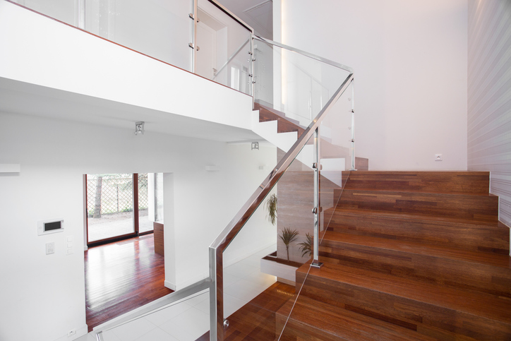 Barandillas de cristal en escaleras