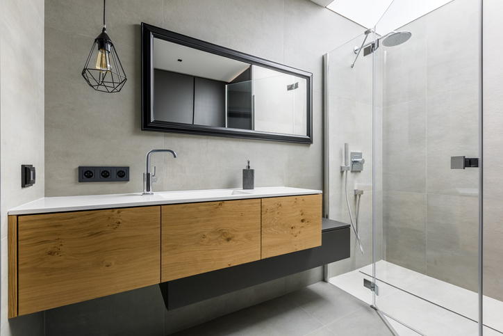 ¿Cómo decorar mamparas de baño? Ideas y consejos