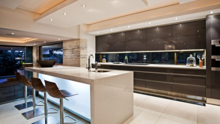 Claves para iluminar la cocina ¿Luz fría o cálida?