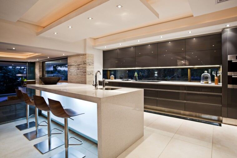 Claves para iluminar la cocina ¿Luz fría o cálida?