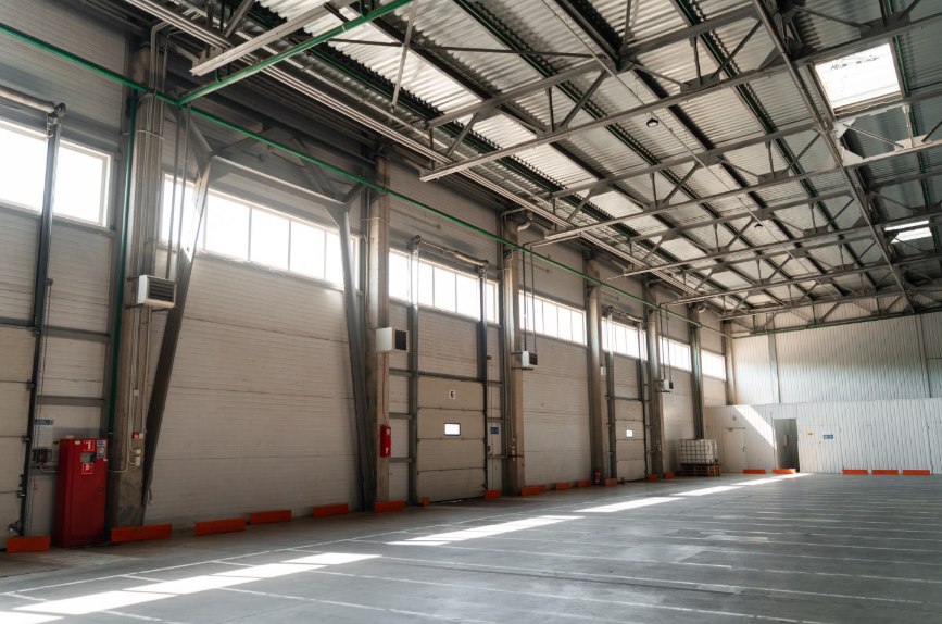 Naves industriales: elementos claves para su mantenimiento y seguridad 
