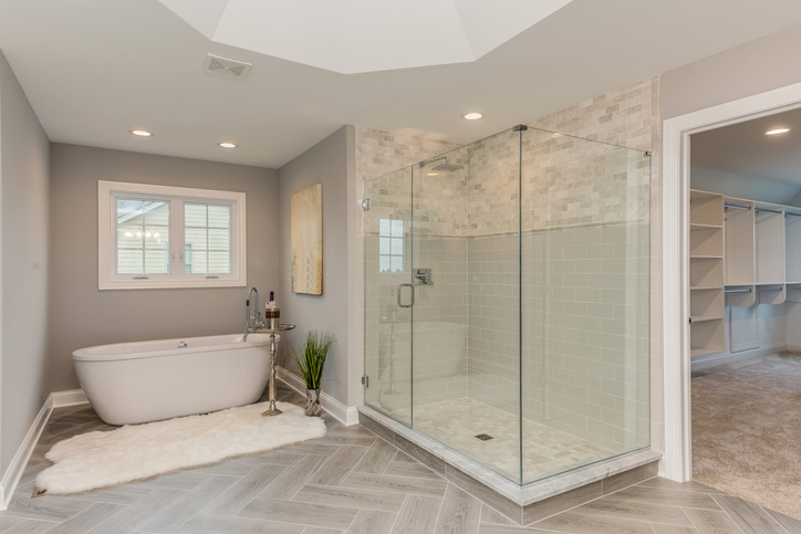 Transforma tu baño en un oasis de relajación y lujo: ideas, materiales y el valor de un buen diseño